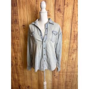Wrangler Pearl Snaps Long Sleeved Lightwash Denim Shirt Women's Size L